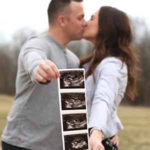 cute-pregnancy-announcement-photo