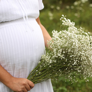 outdoor-pregnancy-photoshoot-carmel-in-4
