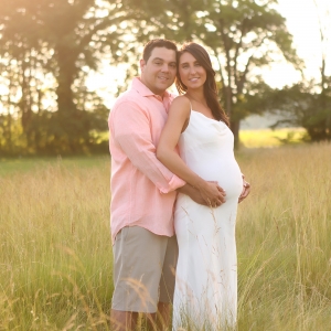 outdoor-pregnancy-portraits-carmel-indiana