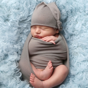 baby-sleeping-snuggly-fur