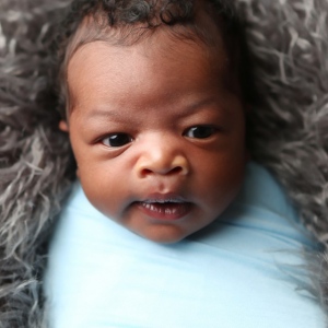 newborn-baby-photo-eyes-open