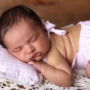 newborn-sleeping-photo-carmel-indiana
