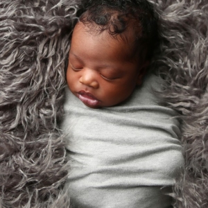 newborn-snuggle-wrap-indianapolis-photography