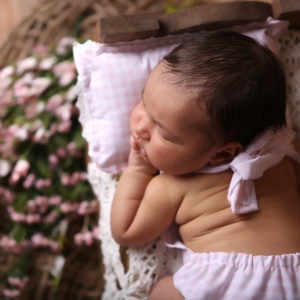 pink-newborn-girl-sleeping-photo