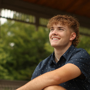 jarrett-senior-photoshoot-carmel-indiana-3