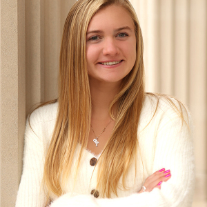 outdoor-girl-senior-photoshoot-carmel-indiana-2