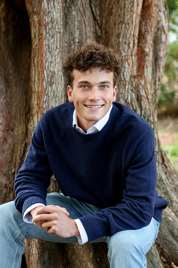 senior posing for pictures in zionsville indiana